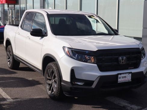 Used 2024 Honda Ridgeline Sport image 3