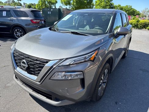 Used 2023 Nissan Rogue SV FWD image 1