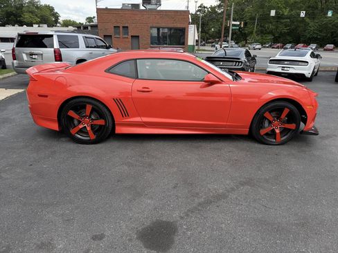 Used 2010 Chevrolet Camaro SS w/ LPO, Ground Effects Package RWD image 6
