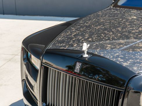 Used 2024 Rolls-Royce Phantom Sedan w/ The Phantom Package RWD image 25