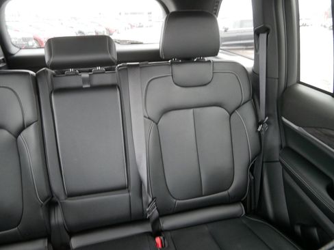 Used 2025 Jeep Grand Cherokee Limited w/ Trailer Tow Package image 14