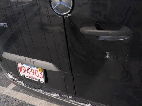 Used 2023 Mercedes-Benz Sprinter 2500 image 3