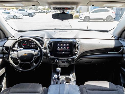 Used 2021 Chevrolet Traverse LS FWD image 10