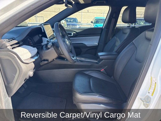 Used 2023 Jeep Compass Latitude AWD/4WD image 19