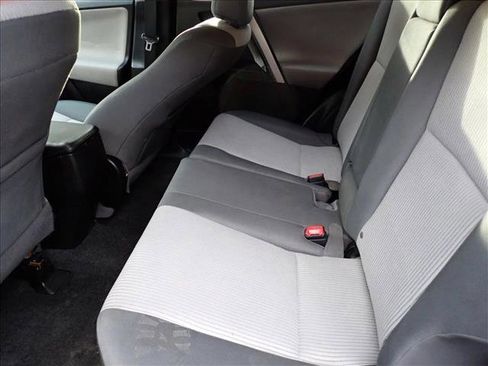 Used 2015 Toyota RAV4 LE image 9
