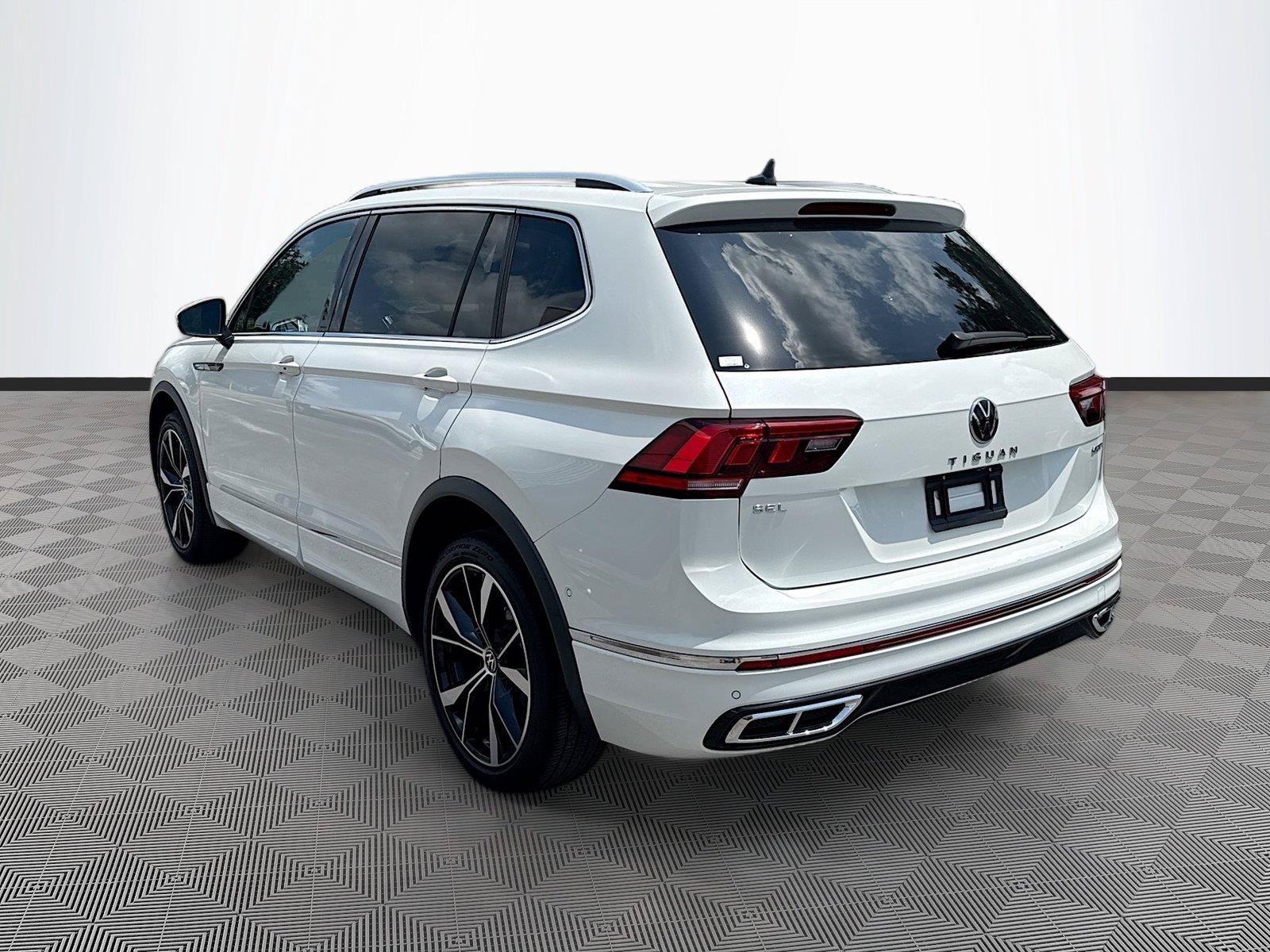 Used 2022 Volkswagen Tiguan SEL R-Line AWD/4WD image 5