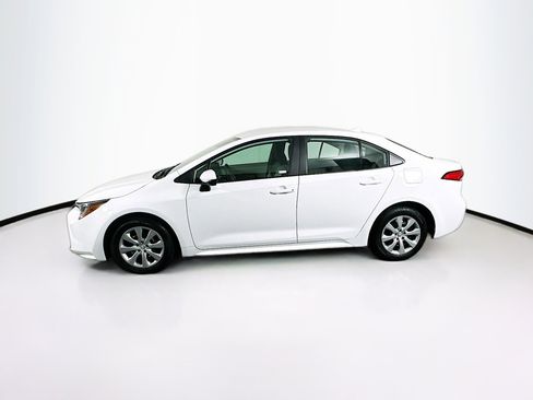 Used 2025 Toyota Corolla LE w/ Convenience Package image 4