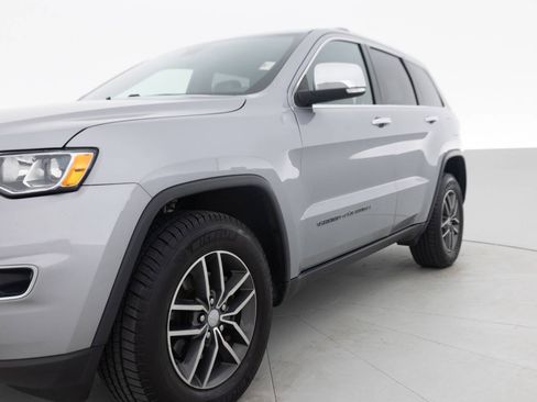 Used 2018 Jeep Grand Cherokee Limited AWD/4WD image 12
