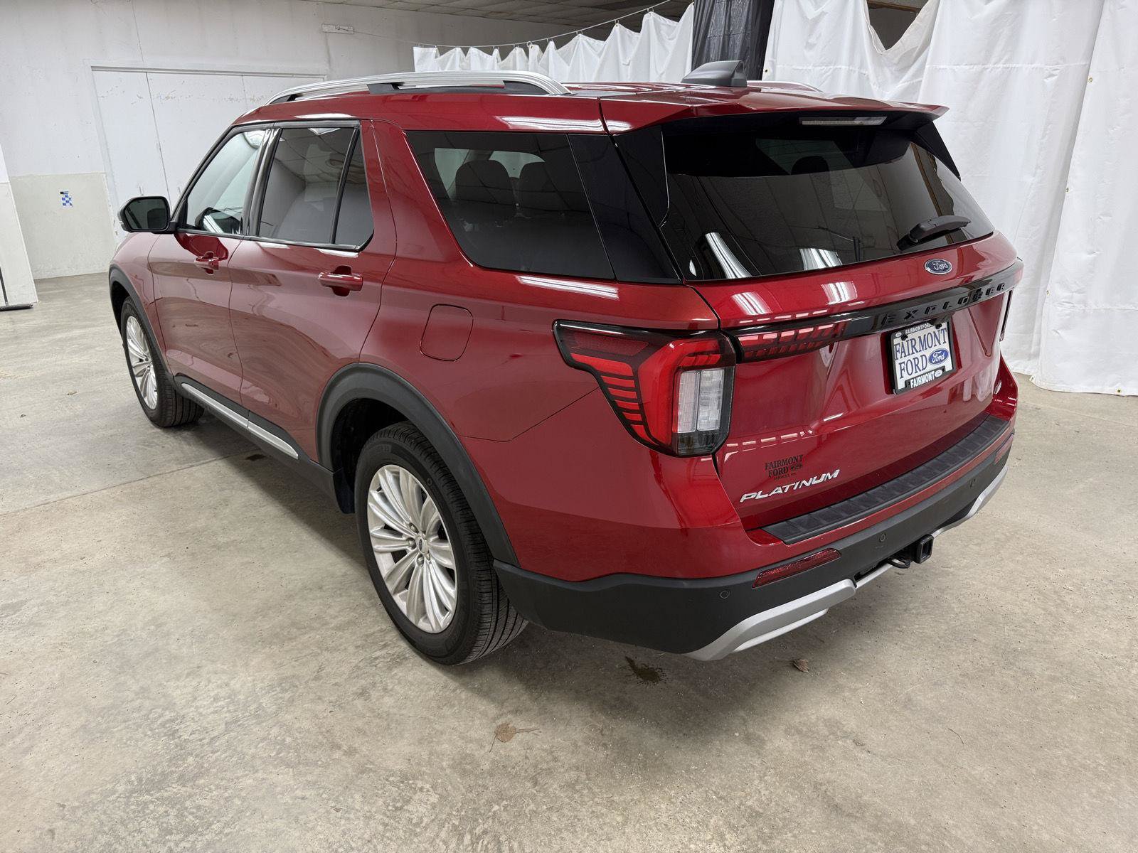 Used 2025 Ford Explorer Platinum w/ LUX Leather Package AWD/4WD image 6
