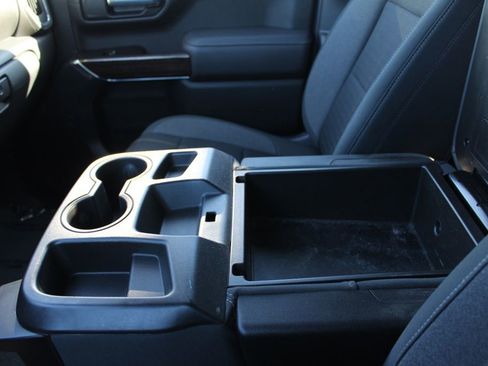 Used 2022 GMC Sierra 1500 SLE w/ X31 Off-Road Package image 40