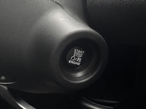 Used 2025 RAM ProMaster 2500 w/ Convenience Group image 28