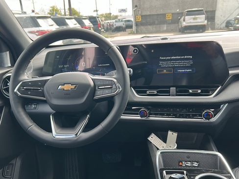 New 2026 Chevrolet Equinox LT AWD/4WD image 16