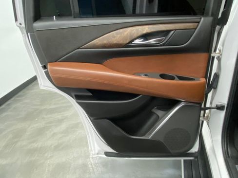Used 2016 Cadillac Escalade Premium image 44