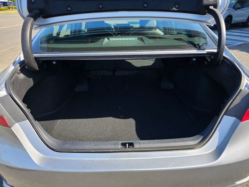Used 2024 Toyota Camry SE FWD image 11