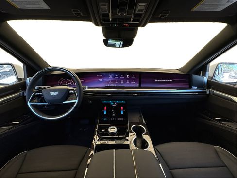 New 2026 Cadillac Escalade ESV Luxury AWD/4WD image 22