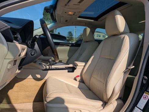 Used 2014 Lexus ES 350 w/ Luxury Package FWD image 5
