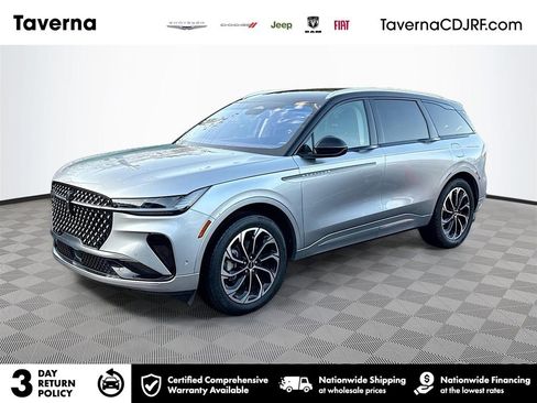 Used 2024 Lincoln Nautilus Reserve image 1