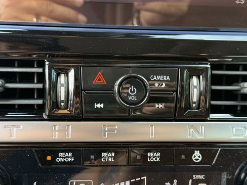 New 2026 Nissan Pathfinder Platinum FWD image 6
