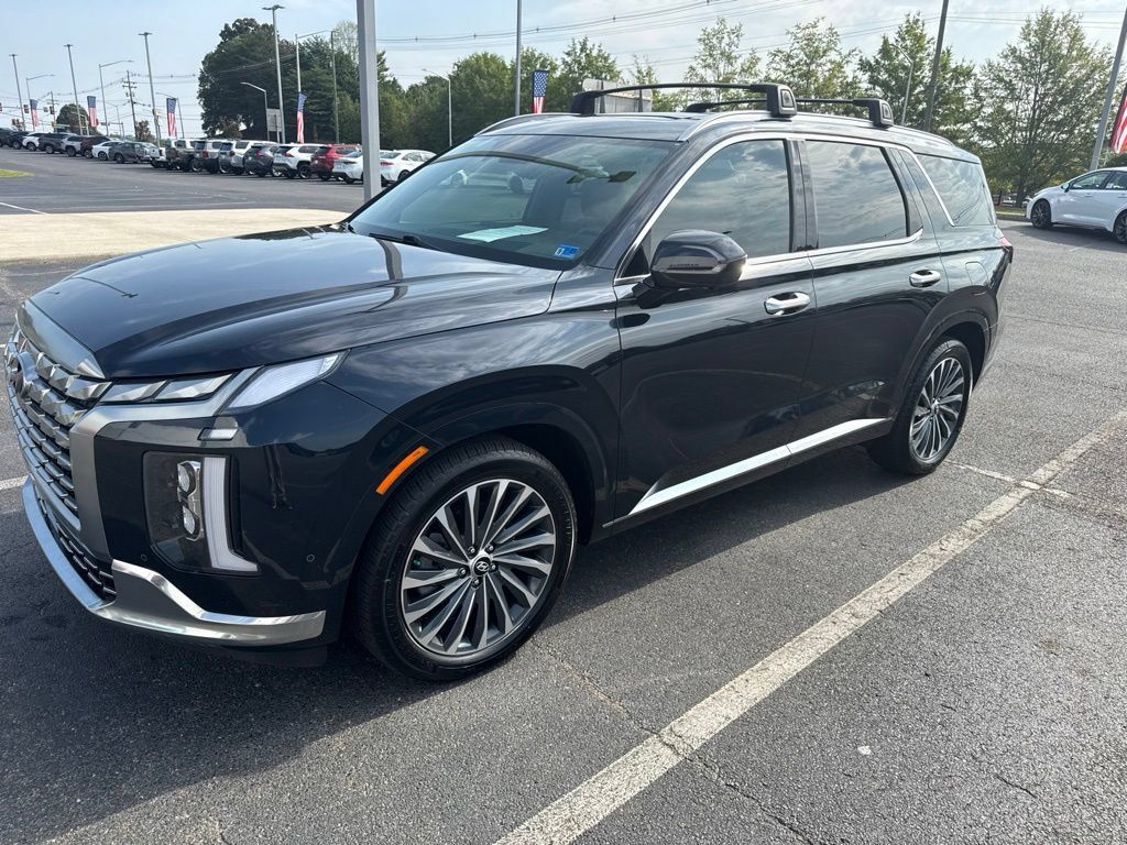 Used 2024 Hyundai Palisade Calligraphy AWD/4WD image 2
