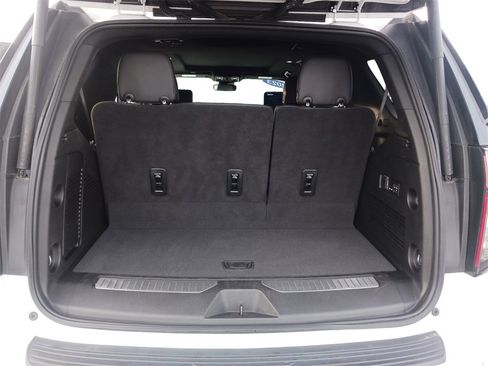 Used 2023 Chevrolet Tahoe Z71 w/ Z71 Off-Road Package image 13