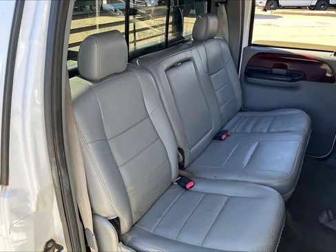 Used 2006 Ford F350 Lariat image 19