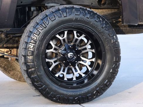 Used 2015 GMC Sierra 2500 Denali w/ Duramax Plus Package AWD/4WD image 14