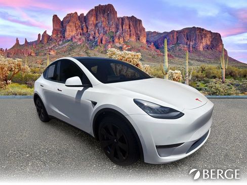 Used 2021 Tesla Model Y Long Range AWD/4WD image 10