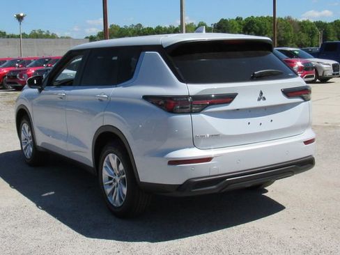 New 2026 Mitsubishi Outlander ES AWD/4WD image 6