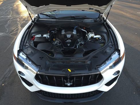 Used 2022 Maserati Levante GT image 61