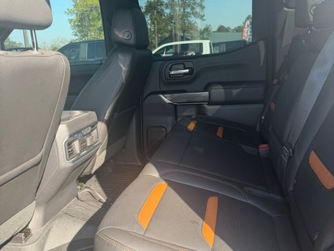 Used 2019 GMC Sierra 1500 AT4 w/ AT4 Premium Package AWD/4WD image 11