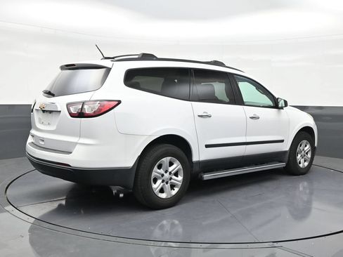 Used 2017 Chevrolet Traverse LS FWD image 5