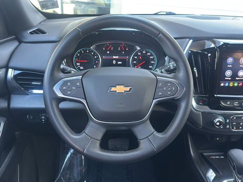 Used 2023 Chevrolet Traverse LT w/ Rear Camera Mirror Package AWD/4WD image 2