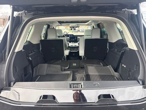 Used 2025 Ford Expedition Platinum w/ Platinum Ultimate Package AWD/4WD image 14