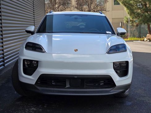 New 2026 Porsche Macan Electric image 10