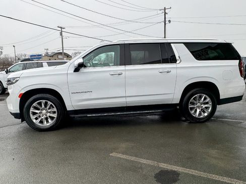Used 2023 Chevrolet Suburban Premier image 7