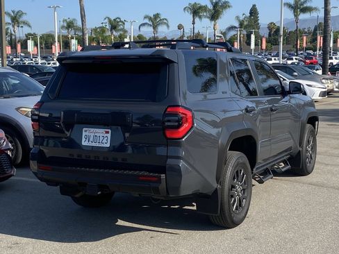 Certified 2025 Toyota 4Runner SR5 AWD/4WD image 4
