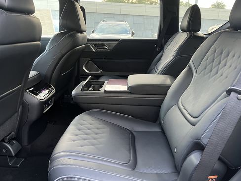 New 2026 INFINITI QX80 Autograph w/ Premium Cargo Package image 14