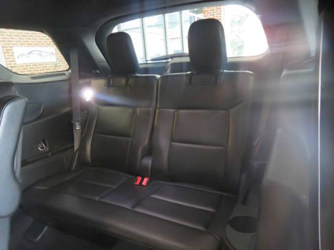 Used 2020 Ford Explorer Limited AWD/4WD image 17