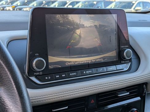 Used 2022 Nissan Rogue SV AWD/4WD image 14