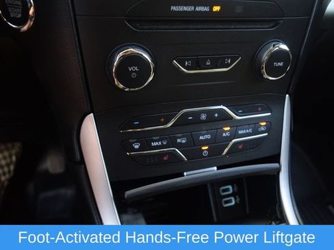 Used 2017 Ford Edge SEL w/ Equipment Group 201A AWD/4WD image 10