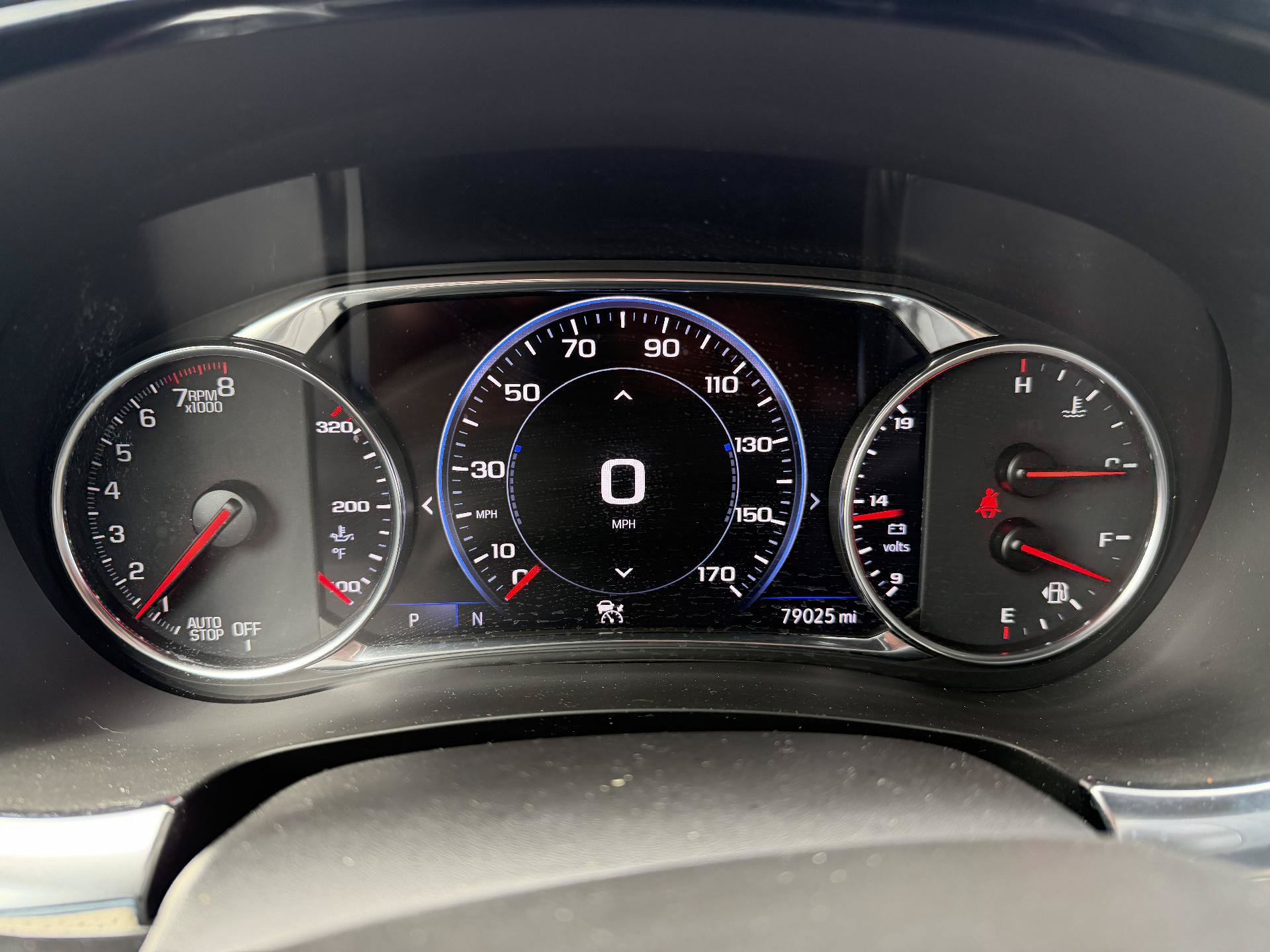 Used 2023 Chevrolet Traverse Premier FWD image 11