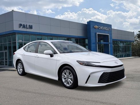 Used 2025 Toyota Camry LE FWD image 1
