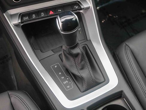 Used 2025 Audi Q3 2.0T Premium w/ Convenience Package AWD/4WD image 28