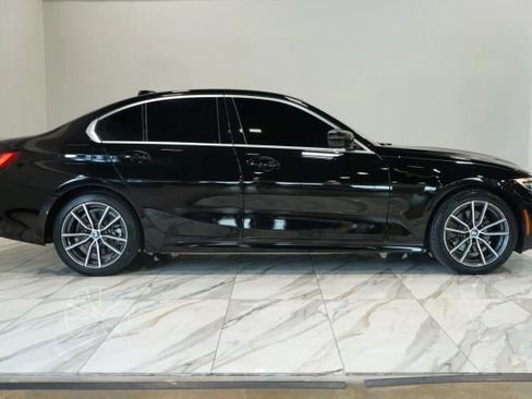 Used 2019 BMW 330i Sedan w/ Convenience Package RWD image 9