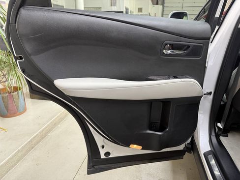 Used 2015 Lexus RX 450h AWD image 12