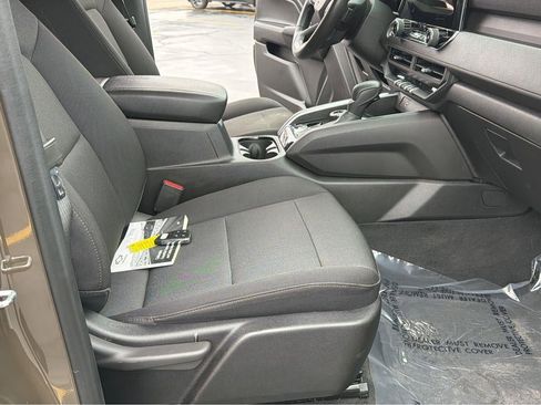 Used 2023 Chevrolet Colorado Trail Boss w/ Technology Package AWD/4WD image 28