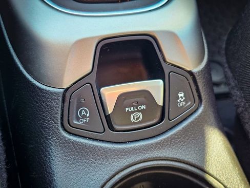 Used 2018 Jeep Compass Latitude w/ Cold Weather Group AWD/4WD image 23