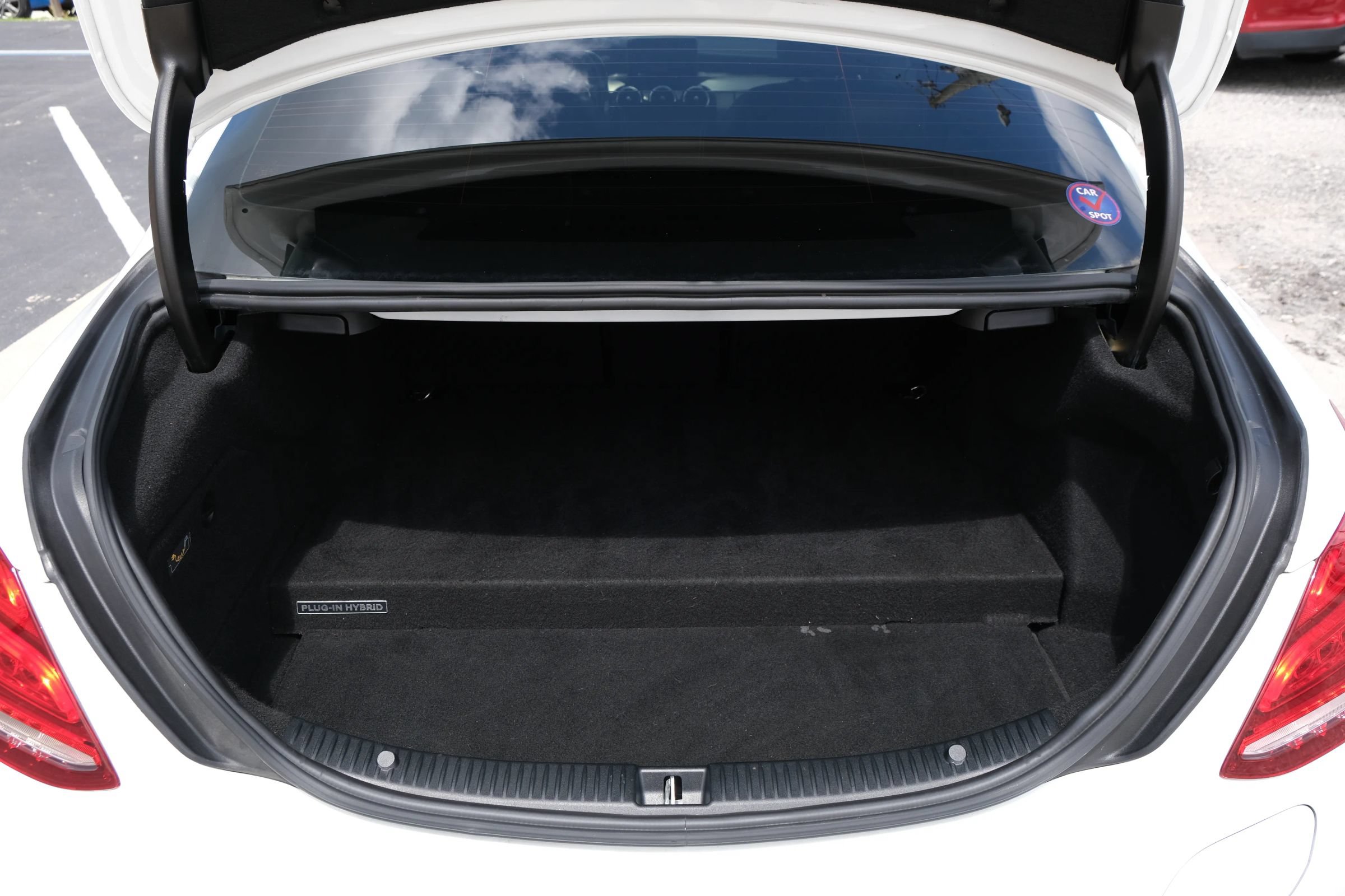 Used 2018 Mercedes-Benz C 350e Sedan image 13
