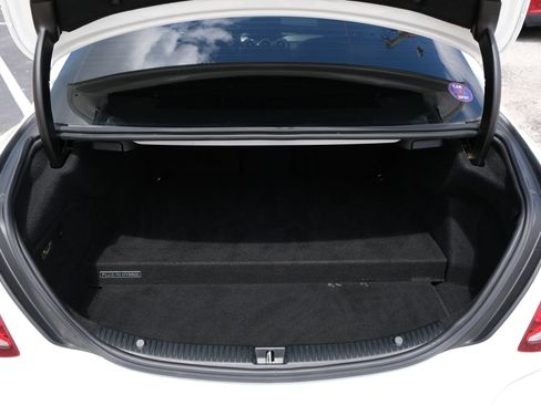 Used 2018 Mercedes-Benz C 350e Sedan image 13