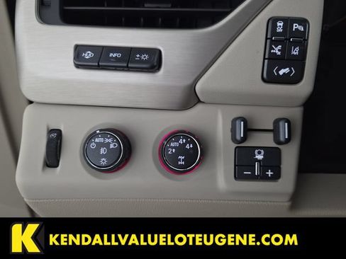 Used 2015 GMC Yukon XL Denali w/ Premium Package AWD/4WD image 17